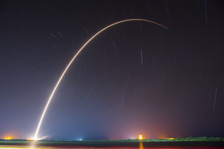 SpaceX второй раз подряд посадила первую ступень ракеты Falcon 9 на платформу в океане