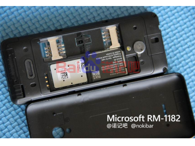 В сети засветились фотографии прототипа мобильного телефона Microsoft RM-1182, так и не вышедшего на рынок