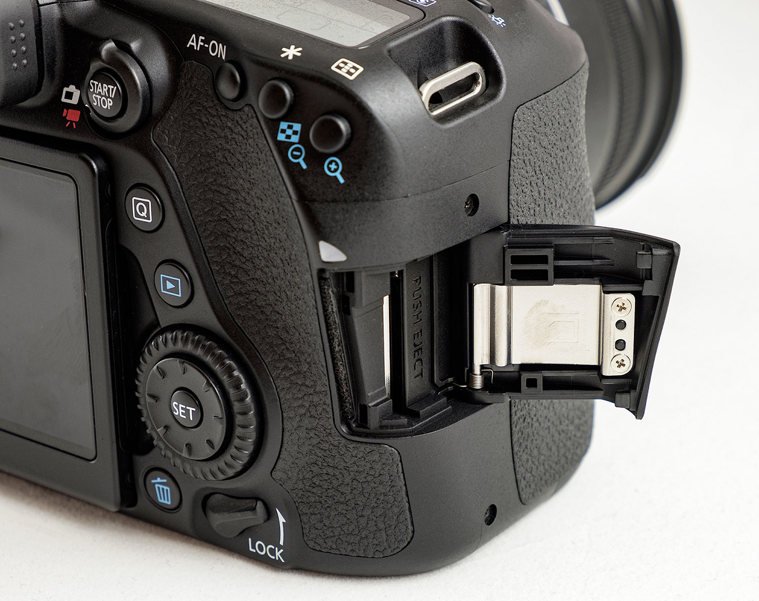 Searching camera. Canon 80d mainboard. Canon 8786. Слот для карты памяти Canon 6d. Смартфон Кэнон