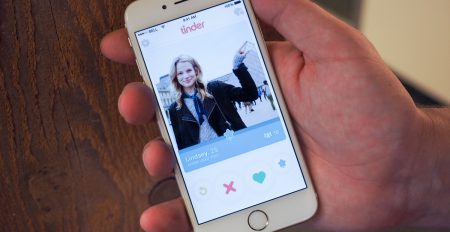 Сервис знакомств Tinder заблокирует всех пользователей младше 18 лет