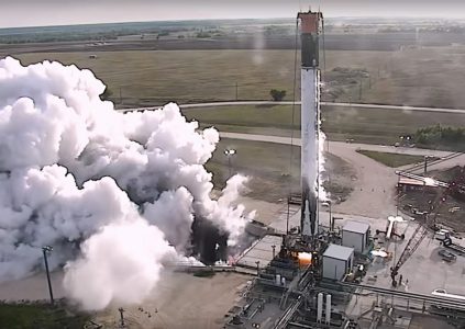 SpaceX провела огневые испытания ракеты Falcon 9, которая побывала в космосе и успешно совершила посадку