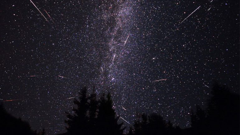 С 11 по 13 августа в Украине можно будет наблюдать максимальный поток Персеид – до 200 метеоров в час