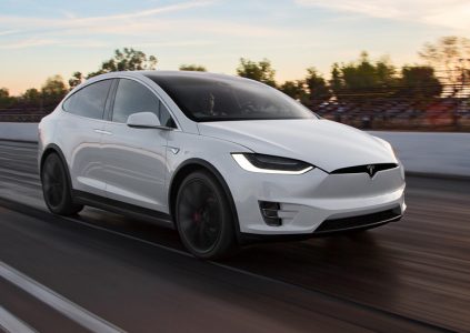 Автопилот Tesla Model X спас жизнь водителю, безопасно доставив его в больницу после приступа