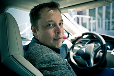 Илон Маск: Мы представим электрические микроавтобус и грузовик Tesla уже в середине следующего года
