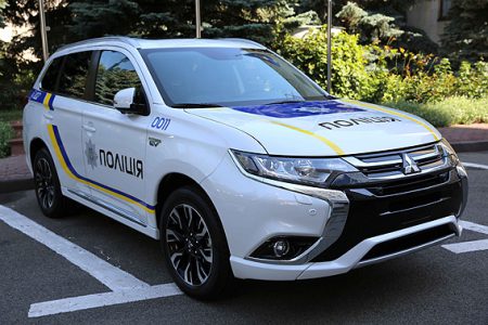 Национальная полиция Украины потратит почти 1 млрд грн «киотских» средств на покупку гибридных кроссоверов Mitsubishi Outlander PHEV