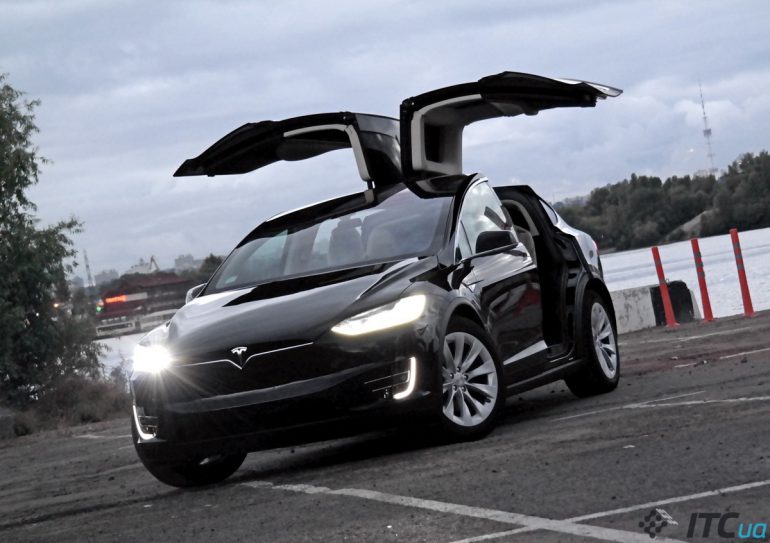 Tesla Model X в Украине: детальное знакомство