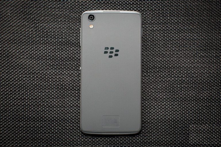 BlackBerry больше никогда не будет производить смартфоны, но уже начала лицензировать свой бренд другим компаниям