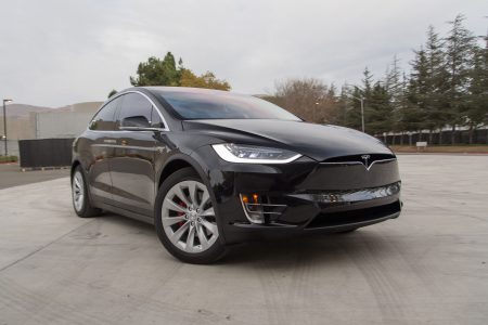 Обновленный автопилот Tesla Autopilot 8.0 электромобиля Tesla Model X предотвратил неизбежное столкновение