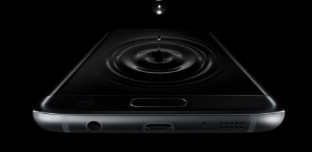 Ожидается, что смартфон Samsung Galaxy S8 анонсируют на MWC 2017 в двух версиях. Старшая модель получит сдвоенную камеру и экран 4K диагональю 5,5 дюйма