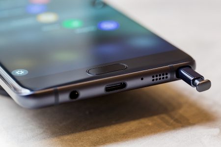 Samsung остановила мировые продажи Galaxy Note7 и попросила пользователей прекратить пользоваться смартфонами