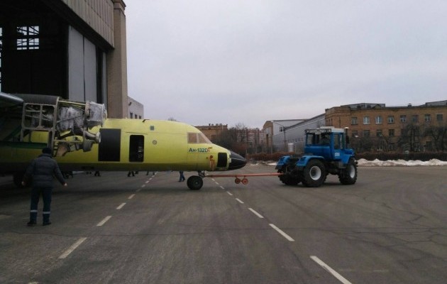 Демонстрационный образец нового самолета Ан-132 покинет ангар 20 декабря