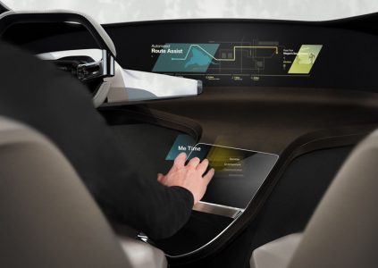 Концептуальная мультимедийная система BMW HoloActive Touch проецирует возле руля парящий виртуальный дисплей с тактильной обратной связью
