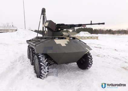 “Укроборонпром” показав на полігоні бойові можливості безпілотника “Фантом” та роботизованих бойових модулів БМП-1УМД “Мисливець”