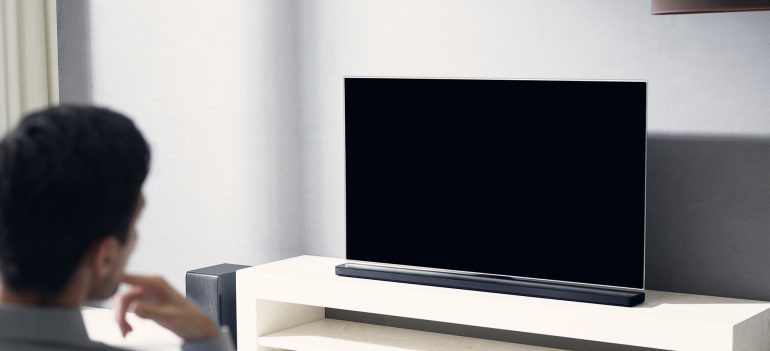 LG представила новые звуковые панели для ТВ с поддержкой технологии Dolby Atmos и мощную акустику LOUDR для вечеринок [CES 2017]