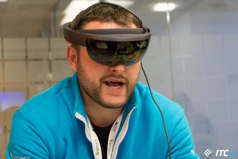 HoloLens: смешанная реальность по версии Microsoft