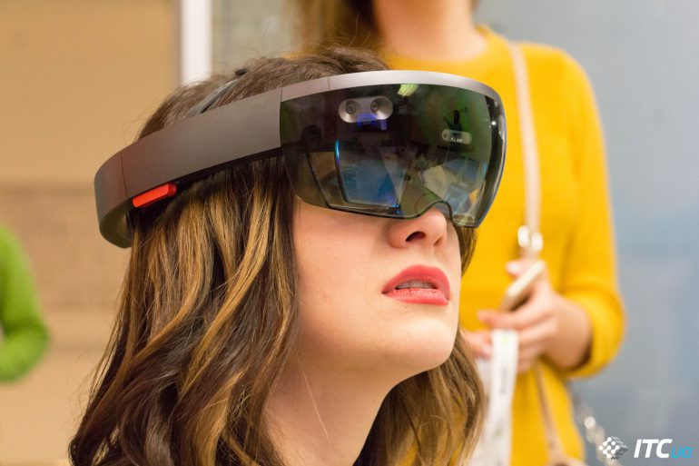 HoloLens: смешанная реальность по версии Microsoft