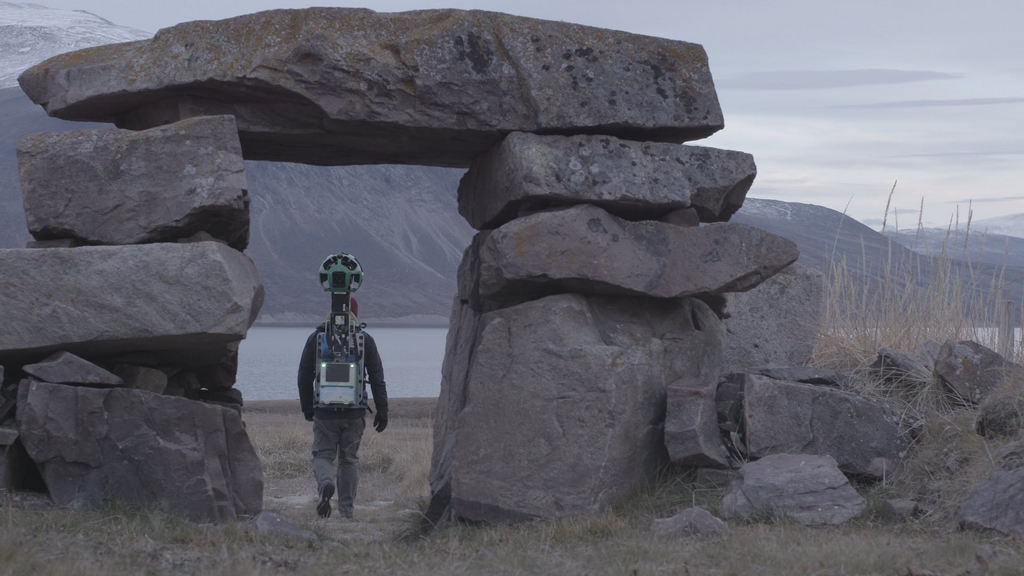 Звезда «Игры престолов» Николай Костер-Вальдау поучаствовал в съемке панорам Гренландии для Google Street View
