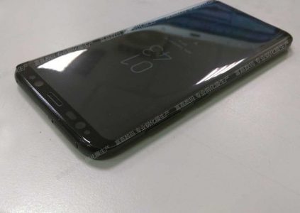Смартфон Samsung Galaxy S8 предстал на новых фото: без кнопки Home и со множеством сенсоров