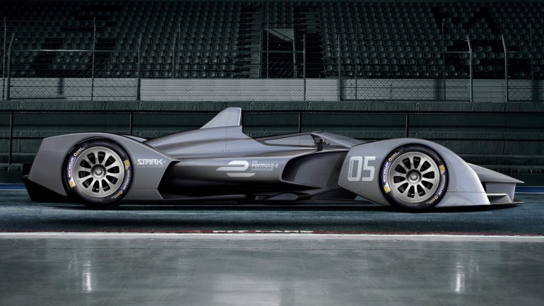 Новые электромобили Spark Racing для Formula E получат футуристический дизайн и аккумуляторы удвоенной емкости, которые наконец позволят проезжать полную дистанцию гонки