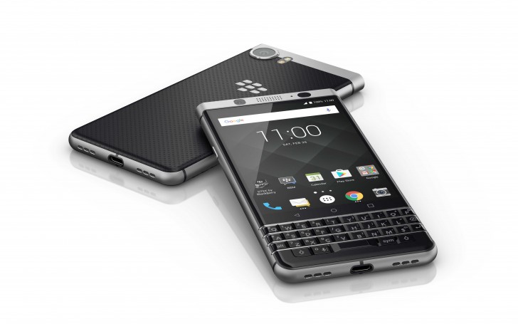 Смартфон BlackBerry Mercury с физической клавиатурой представлен официально под именем BlackBerry KEYone. Это последний смартфон, разработанный самой BlackBerry