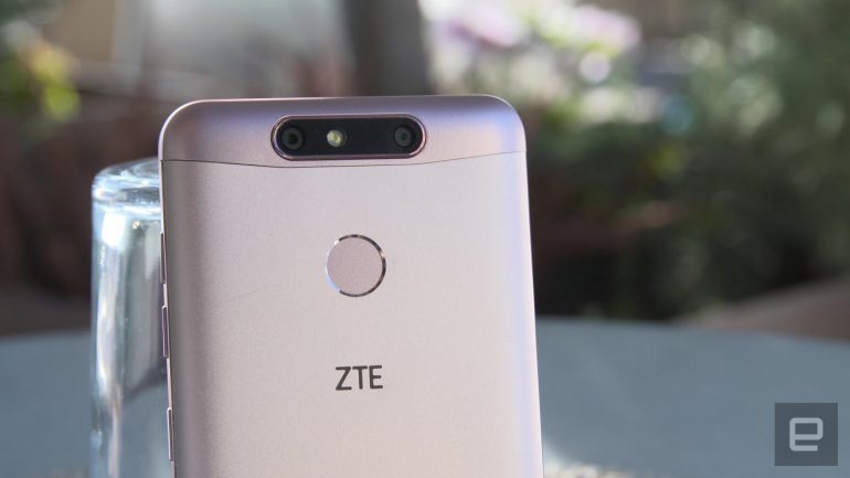 ZTE показала смартфон со скоростью передачи данных 1 Гбит/с и бюджетную модель с двойной камерой