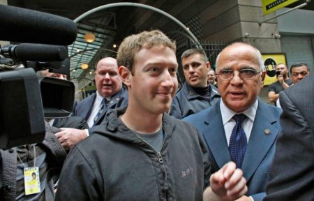 Акционеры Facebook призывают компанию исключить Марка Цукерберга из совета директоров