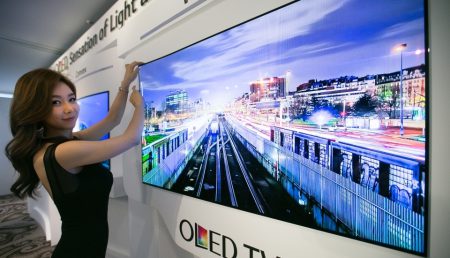 LG Display начала установку оборудования на своем новом заводе по выпуску дисплеев OLED десятого поколения