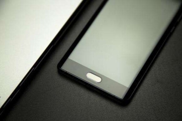 Стали известны сроки презентации, характеристики и цены нового флагманского смартфона Xiaomi Mi 6