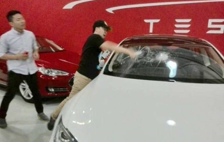 В 2016 году Tesla втрое увеличила объем продаж электромобилей в Китае, получив более $1 млрд выручки