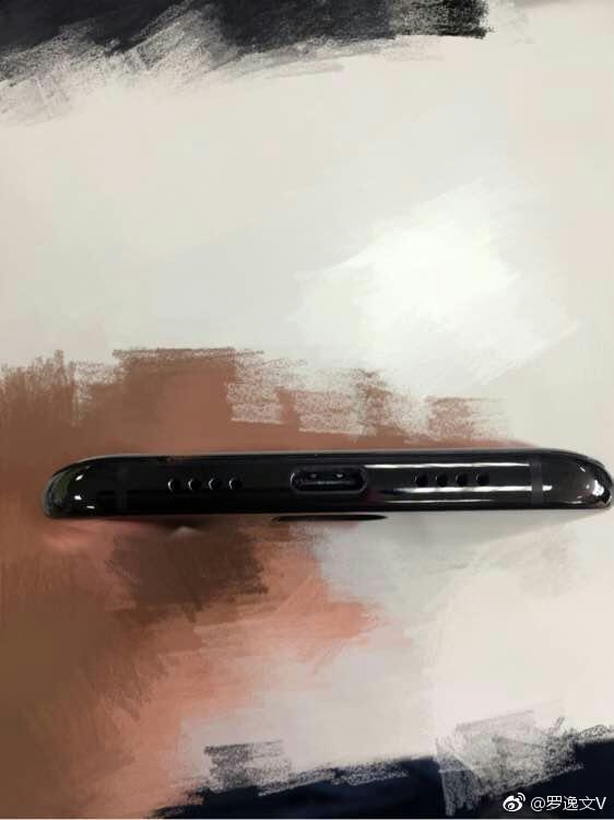 Изображения смартфона Xiaomi Mi 6 говорят о наличии двойной камеры и порта USB Type-C, но отсутствии разъема для наушников