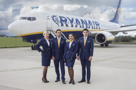 Глава аэропорта Борисполь предлагает использовать для Ryanair и других лоукостеров аэродром Гостомель, а на базе Борисполя развивать международный хаб (Омелян считает это ошибкой)
