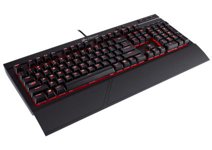Игровая клавиатура Corsair K68 защищена от попадания жидкости и крошек в соответствии с рейтингом IP32