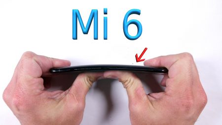 Смартфон Xiaomi Mi 6 с честью выдержал испытания из серии «поцарапать, поджечь и согнуть»