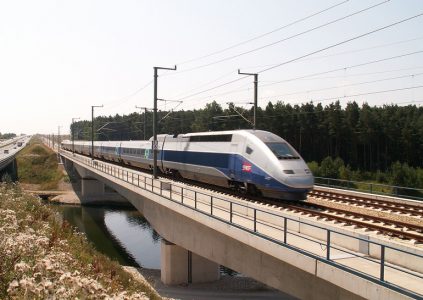 Во Франции планируют начать эксплуатацию автономного высокоскоростного поезда к 2023 году