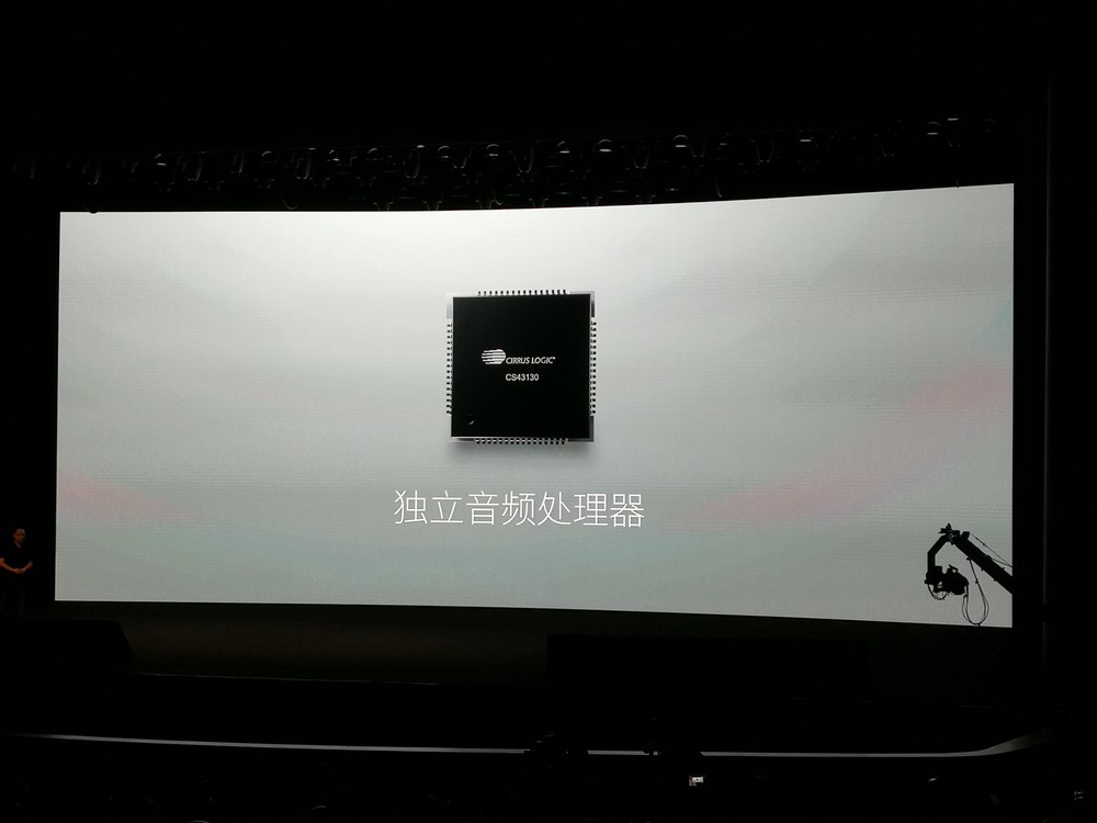 Первый взгляд на Meizu Pro 7: зачем смартфону две основные камеры и два экрана?