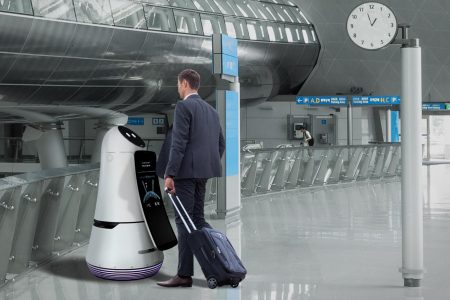 LG начала тестировать коммерческих роботов-ассистентов и роботов-уборщиков в международном аэропорту Сеула