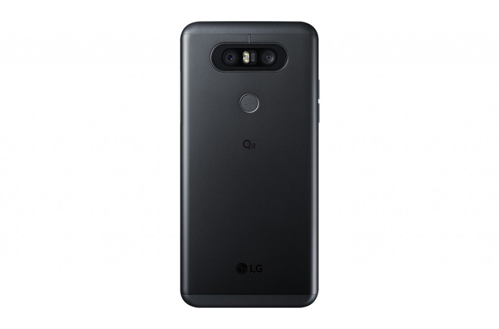 Смартфон LG Q8 — уменьшенная копия флагманской модели LG V20, защищенная от проникновения пыли и воды (IP68)