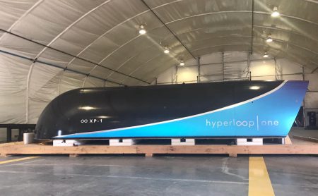 Hyperloop One провела первые полноценные испытания своего вакуумного поезда Hyperloop на тестовом треке в Неваде