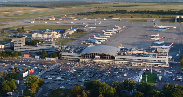 Киевские аэропорты отрапортовали о существенном росте пассажиропотока: "Жуляны" - на 60% за месяц, "Борисполь" - на 30% за полугодие