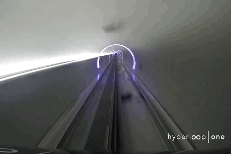 Hyperloop One впервые испытала пассажирскую капсулу XP-1, разогнав ее до рекордных 310 км/ч