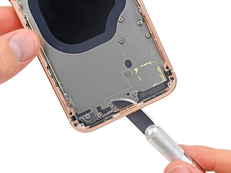 iFixit: iPhone 8 сложнее ремонтировать, чем модель предыдущего поколения