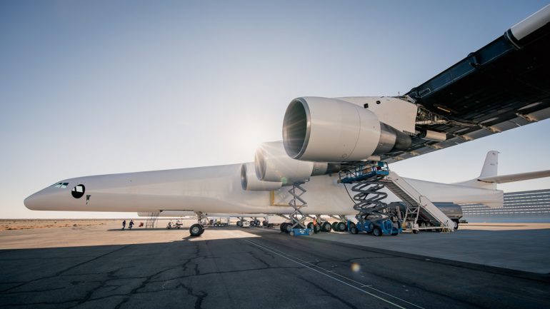 Тест двигателей крупнейшего в мире самолёта Stratolaunch прошёл успешно