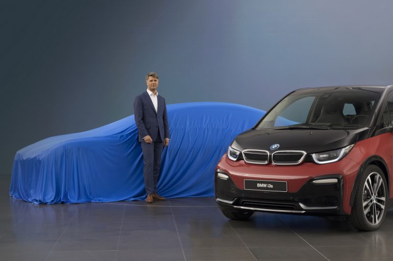 На Франкфуртском автошоу BMW представит электромобиль BMW i5, а к 2025 году выпустит на рынок 25 электрифицированных моделей, включая 12 полноценных электромобилей