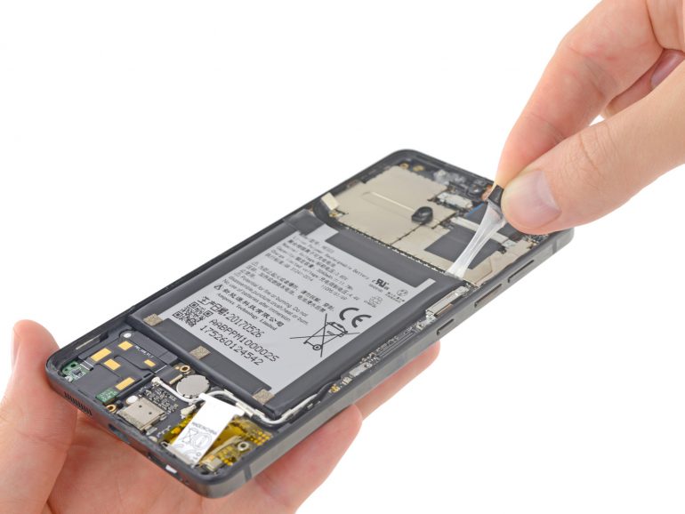 Всё плохо: iFixit сломали Essential Phone во время разборки