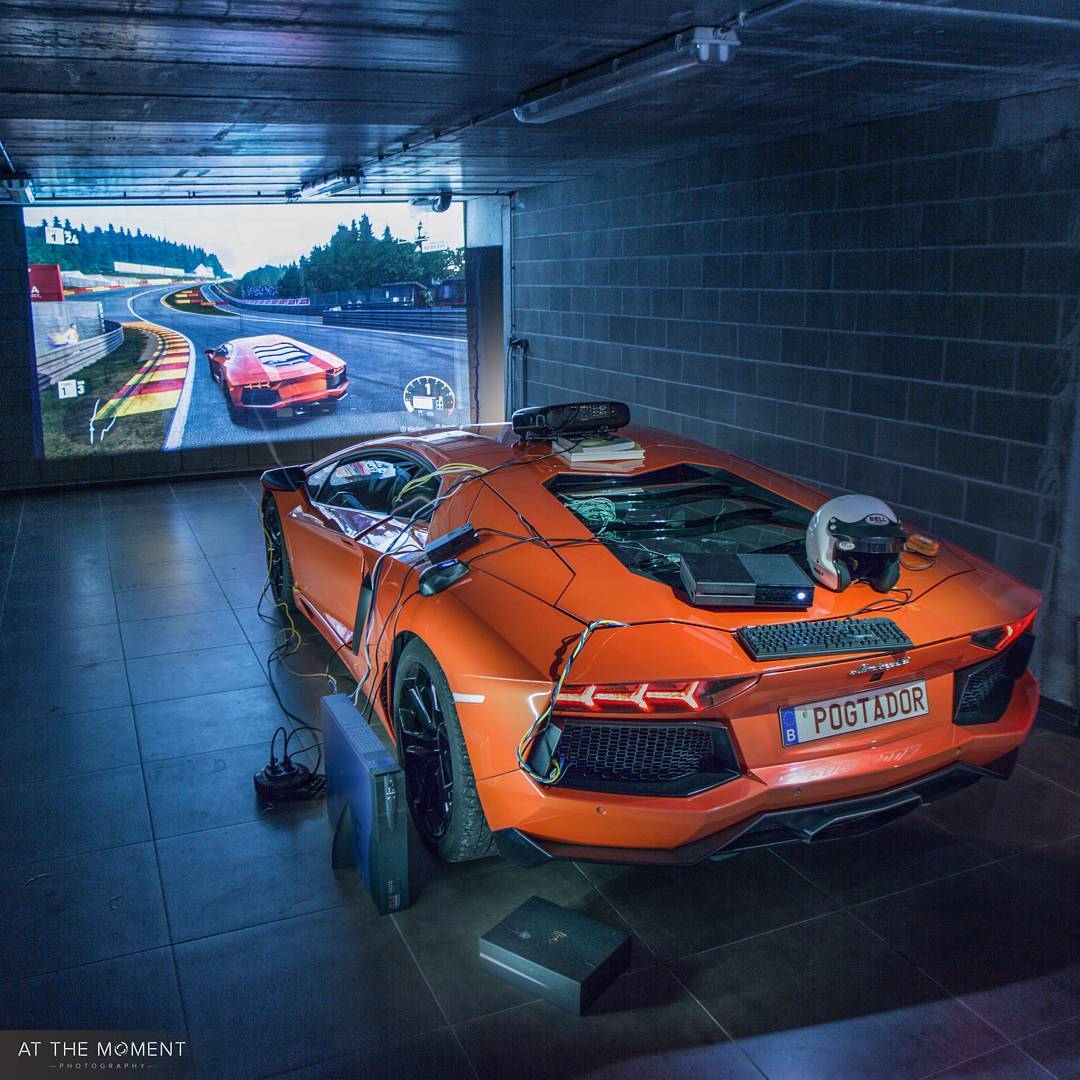 Геймер превратил личный Lamborghini Aventador в геймпад ...