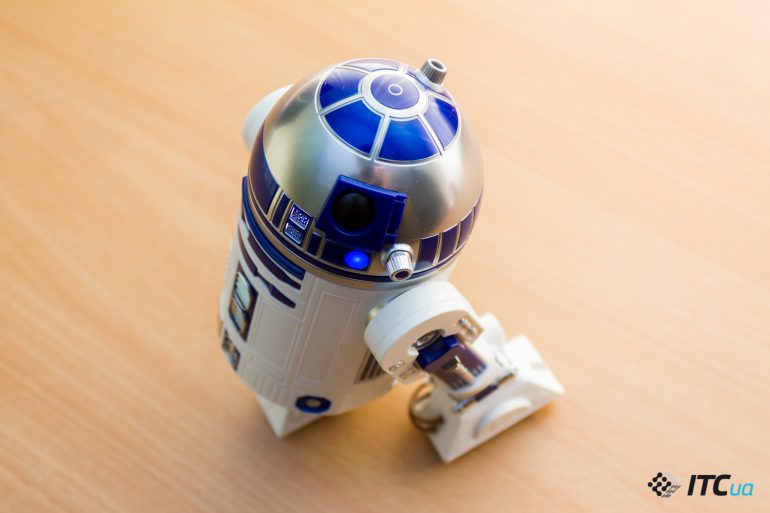 Обзор игрушечного дроида Sphero R2-D2