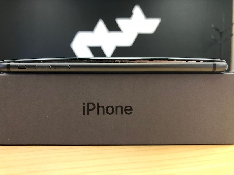 Появились сообщения о новых случаях вздутия смартфонов iPhone 8 Plus из-за потенциальной проблемы с батареей