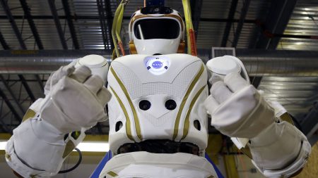 Институт инженеров электротехники и электроники IEEE представил три этических стандарта для роботов
