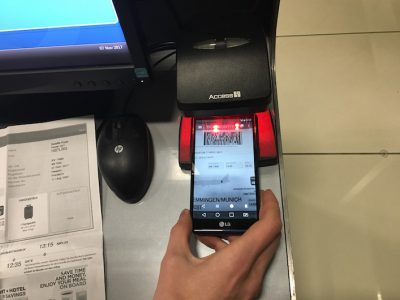 В аэропорту «Киев» (Жуляны) установили сканеры для считывания онлайн-регистрации с экранов смартфонов и киоски самостоятельной регистрации