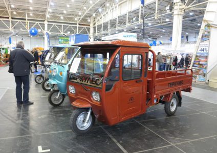 В Украине начинаются продажи доступных электромобилей и трициклов по цене от 62 тыс. грн, а во Львове планируют открыть сеть бесплатных зарядных станций